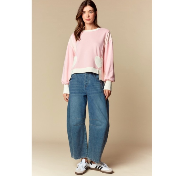 “The Georgia" Heart Patch Colorblock Pullover - Picture 5 of 6